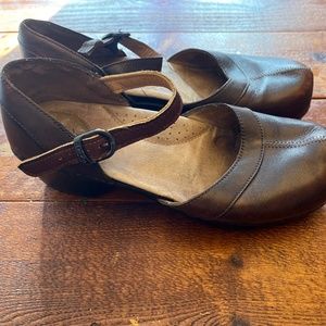 Dansko brown leather pumps size 10